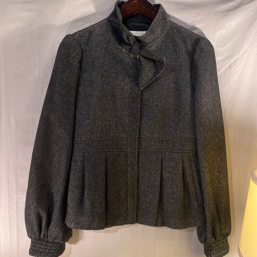 Beautiful jacket with metallic herringbone design - Sz 12